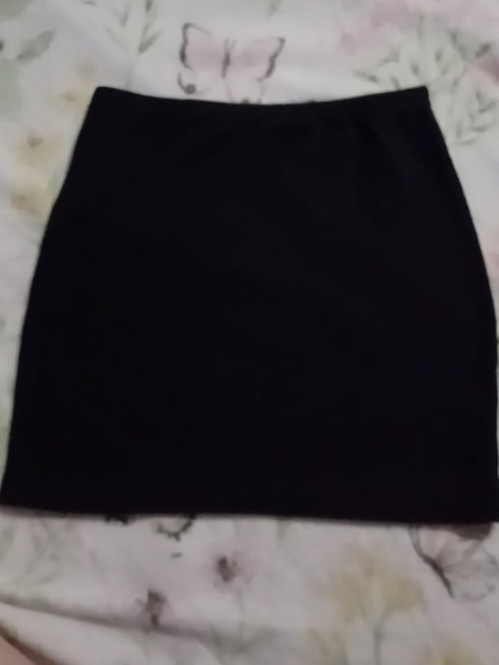 Black bodycon skirt